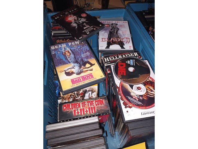 Lot 12 - dvd’s. 65 stuks - afbeelding 2 van  3