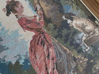 Lot 12 - geborduurd schiilderij - romantisch tafereel - afbeelding 2 van  3