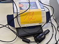 Lot 12 - gps gamin + tomtom + auto lader