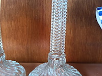 Lot 12 - kandelaars in glas. 2 stuks - afbeelding 2 van  3
