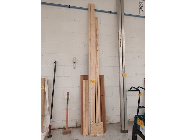 Lot 12 - lot hout - afbeelding 1 van  4