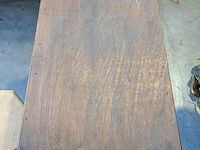 Lot 12 - lot houten plantentafeltje en kruk met 3 poten - 2 stuks - afbeelding 3 van  3
