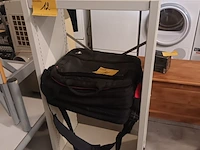 Lot 12 - metalen open kastje