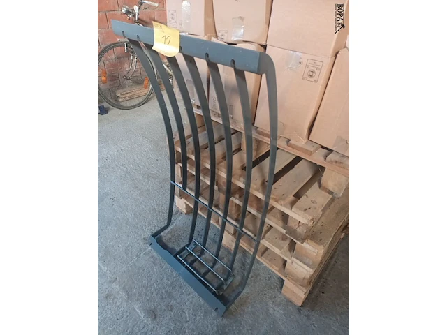 Lot 12 - metalen rooster - afbeelding 3 van  3