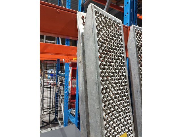 Lot 12 - oprijplaten. 2 stuks - afbeelding 3 van  5