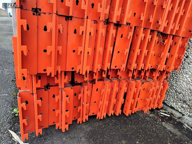 Lot 12 - palletstelling met 9 staanders - afbeelding 4 van  4