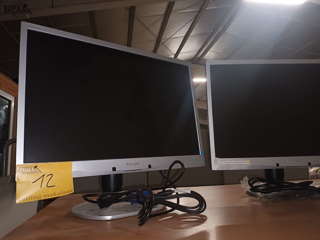 Lot 12 - philips computerscherm. 2 stuks - afbeelding 2 van  4