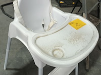 Lot 12 - pvc kinderstoel - afbeelding 3 van  3