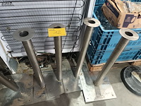 Lot 12 - rvs parasolvoet. 5 stuks