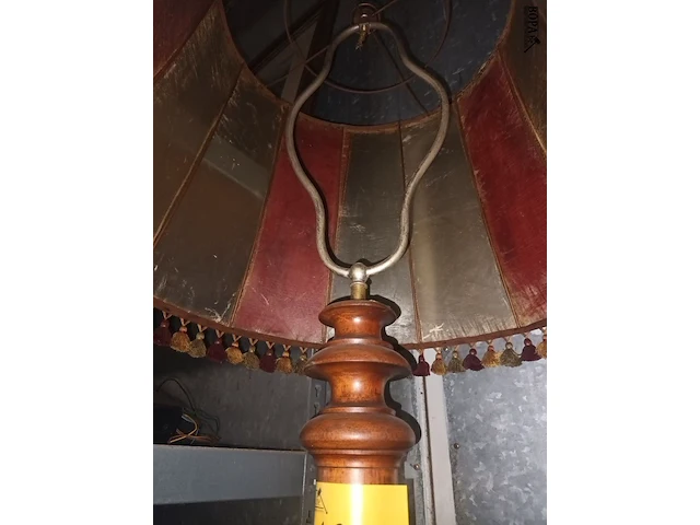 Lot 12 - staande lamp - afbeelding 3 van  4