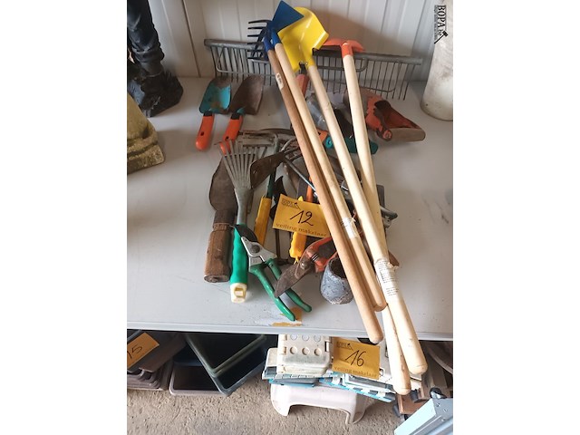 Lot 12 - tuingereedschap. 20 stuks - afbeelding 1 van  4