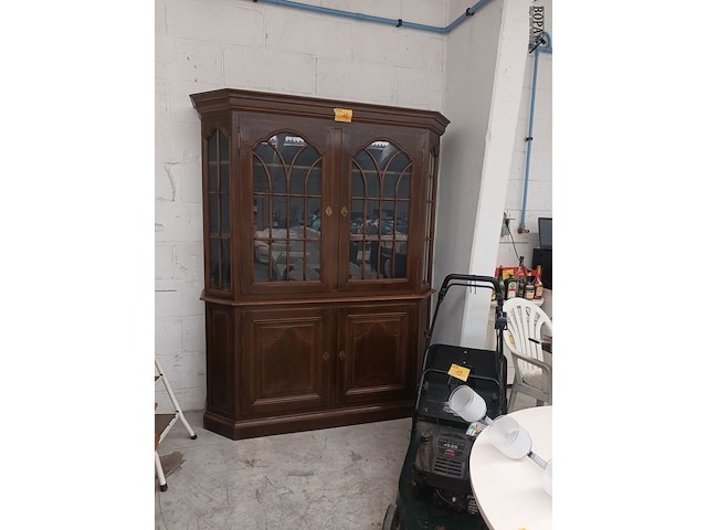 Lot 12 - vitrinekast - afbeelding 1 van  5