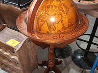 Lot 12 - wijnrek en wereldbol bar - afbeelding 3 van  4