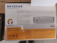 Lot 12 - wireless adapter en ethernet desktop switch
