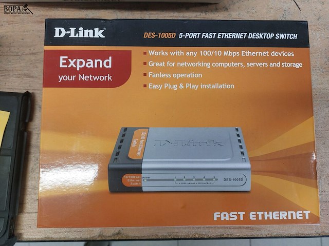 Lot 12 - wireless adapter en ethernet desktop switch - afbeelding 2 van  4