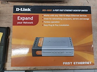 Lot 12 - wireless adapter en ethernet desktop switch - afbeelding 2 van  4