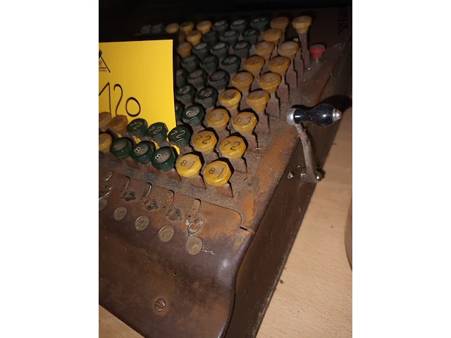 Lot 120 - antieke comptometer - afbeelding 3 van  4