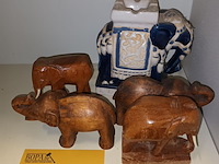 Lot 120 - decoratieve olifanten. 5 stuks - afbeelding 1 van  4