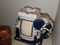 Lot 120 - decoratieve olifanten. 5 stuks - afbeelding 3 van  4