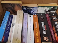 Lot 120 - doos met boeken ong 25 stuks - afbeelding 3 van  3