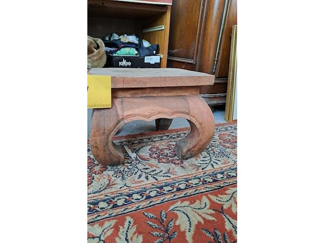 Lot 120 - geglazuurde keramische olifant aziatische stijl en bijhorend - afbeelding 2 van  3