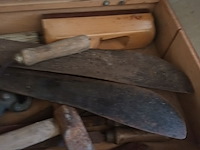 Lot 120 - koffer met oud gereedschap. 18 stuks - afbeelding 3 van  4