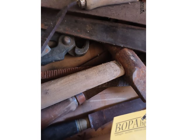 Lot 120 - koffer met oud gereedschap. 18 stuks - afbeelding 4 van  4