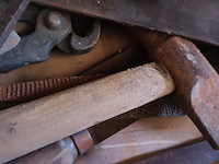 Lot 120 - koffer met oud gereedschap. 18 stuks - afbeelding 4 van  4
