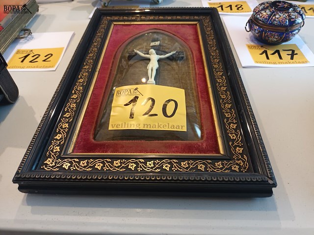 Lot 120 - kruisbeeld in kader - afbeelding 4 van  4