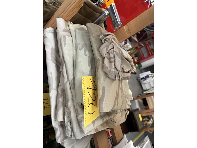 Lot 120 - lot camouflage legerkledij - afbeelding 1 van  5