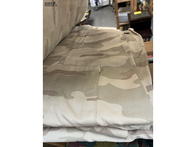 Lot 120 - lot camouflage legerkledij - afbeelding 5 van  5