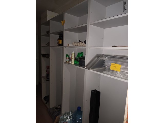 Lot 120 - open kast - afbeelding 1 van  2