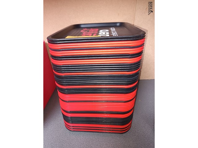 Lot 120 - pvc plateau’s coca-cola. 55 stuks - afbeelding 2 van  3