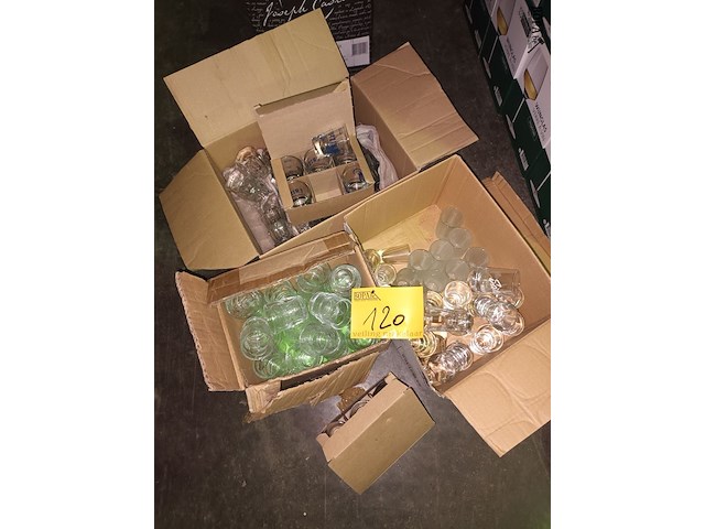 Lot 120 - shotglazen - afbeelding 1 van  4
