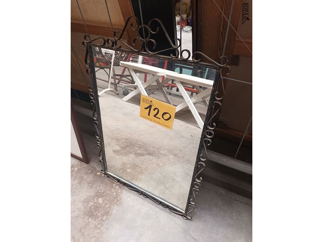 Lot 120 - spiegel met metalen lijst - afbeelding 1 van  3