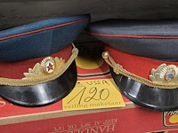 Lot 120 - ussr 2 kepies - afbeelding 1 van  4