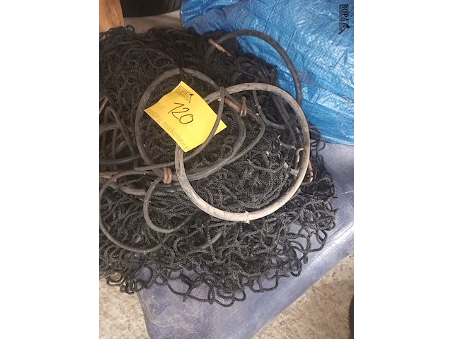 Lot 120 - zeilen en net voor aanhangwagen - afbeelding 2 van  4