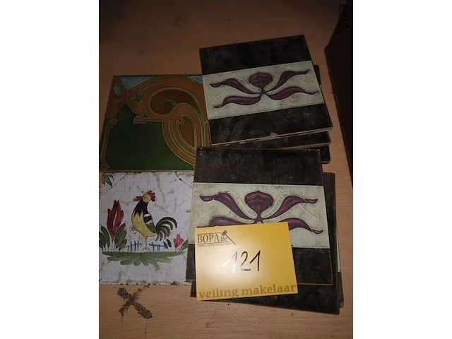 Lot 121 - antieke wandtegels. 8 stuks - afbeelding 1 van  3