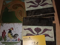 Lot 121 - antieke wandtegels. 8 stuks