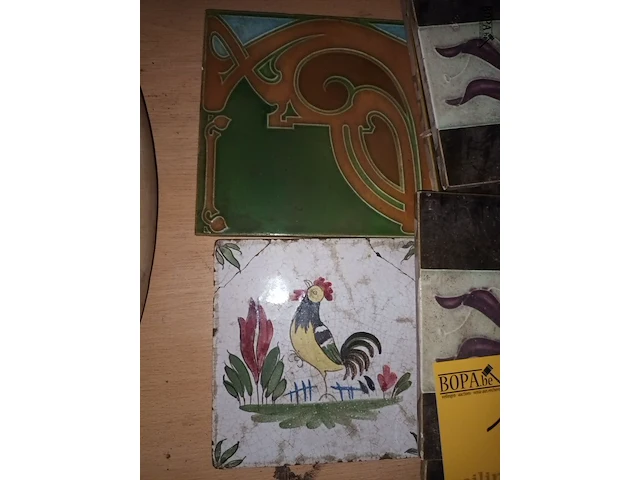 Lot 121 - antieke wandtegels. 8 stuks - afbeelding 2 van  3