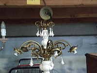 Lot 121 - antieken kroonluchter - brons & keramiek - afbeelding 1 van  5