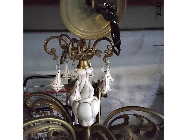 Lot 121 - antieken kroonluchter - brons & keramiek - afbeelding 2 van  5