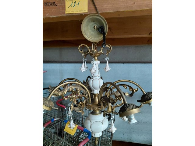 Lot 121 - antieken kroonluchter - brons & keramiek - afbeelding 4 van  5