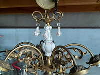 Lot 121 - antieken kroonluchter - brons & keramiek - afbeelding 4 van  5