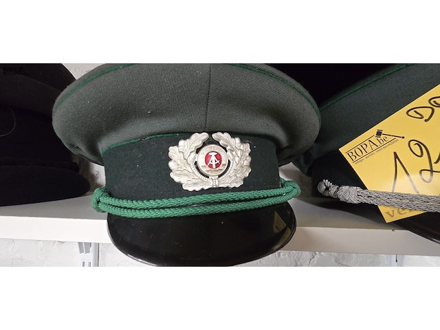 Lot 121 - ddr 3 kepies - afbeelding 2 van  4