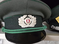 Lot 121 - ddr 3 kepies - afbeelding 2 van  4