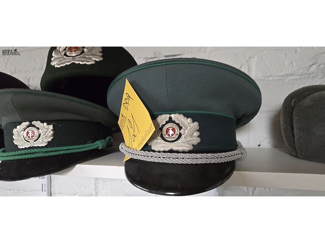 Lot 121 - ddr 3 kepies - afbeelding 4 van  4