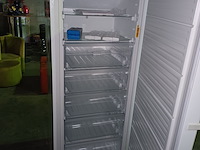 Lot 121 - diepvriezer whirlpool - afbeelding 2 van  4