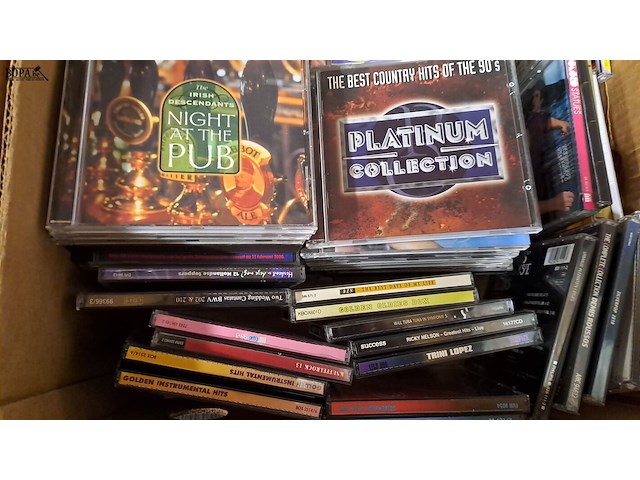 Lot 121 - doos diverse cd's - afbeelding 3 van  3