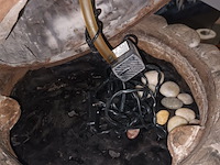 Lot 121 - fonteintje - afbeelding 2 van  3